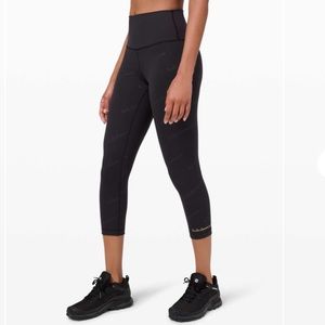 Lululemon - Special Edition Embossed 21” Leggings